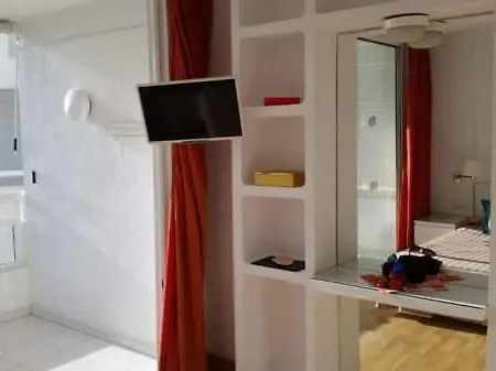 Coqueto Estudio Con Piscina Y Parking Privado Playa de las Americas (Tenerife)